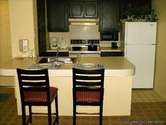 Americas Best Value Inn & Suites Extended Stay - Tulsa Chambre photo